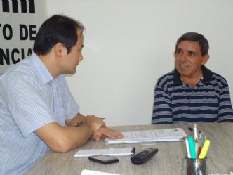 Jos Domingues Ribeiro e Eduardo Yamaya, durante a concesso de aposentadoria